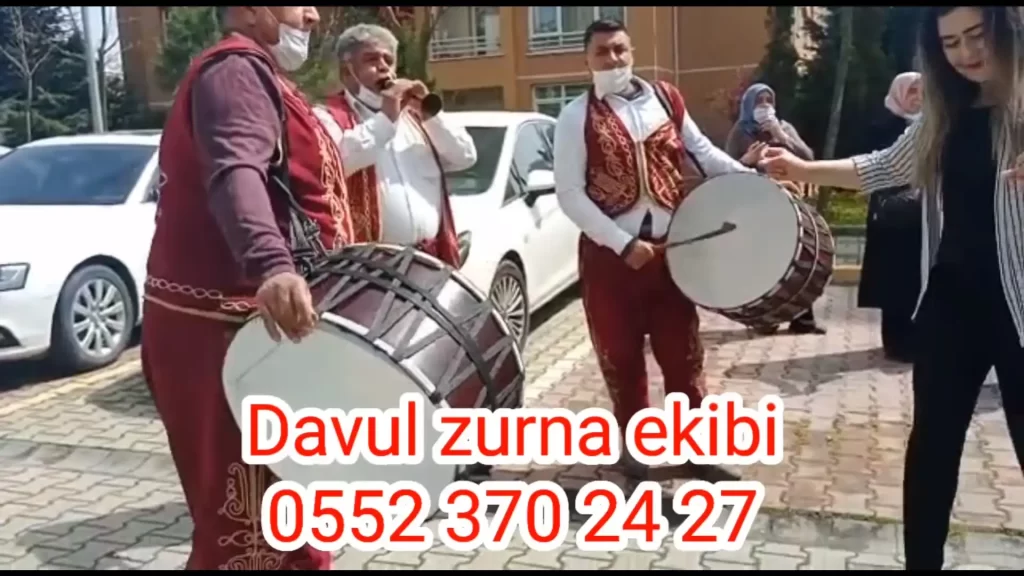 Bayraklı Davulcu Ekibi